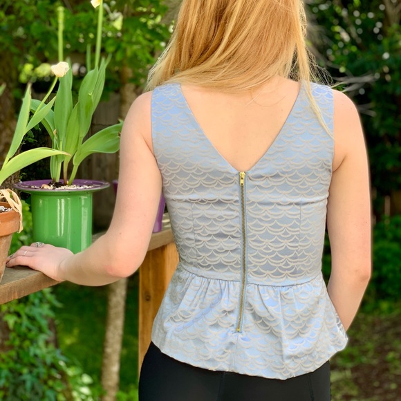 Blue Shell Pattern Blouse - Picture 3 of 3